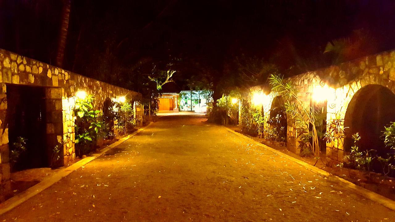 Villa In Le Tamier, 4 Bedrooms, 300M Flic En Flac Beach Exterior foto